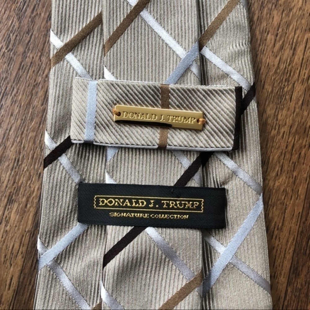 Donald J. Trump Signature Collection Silk Tie